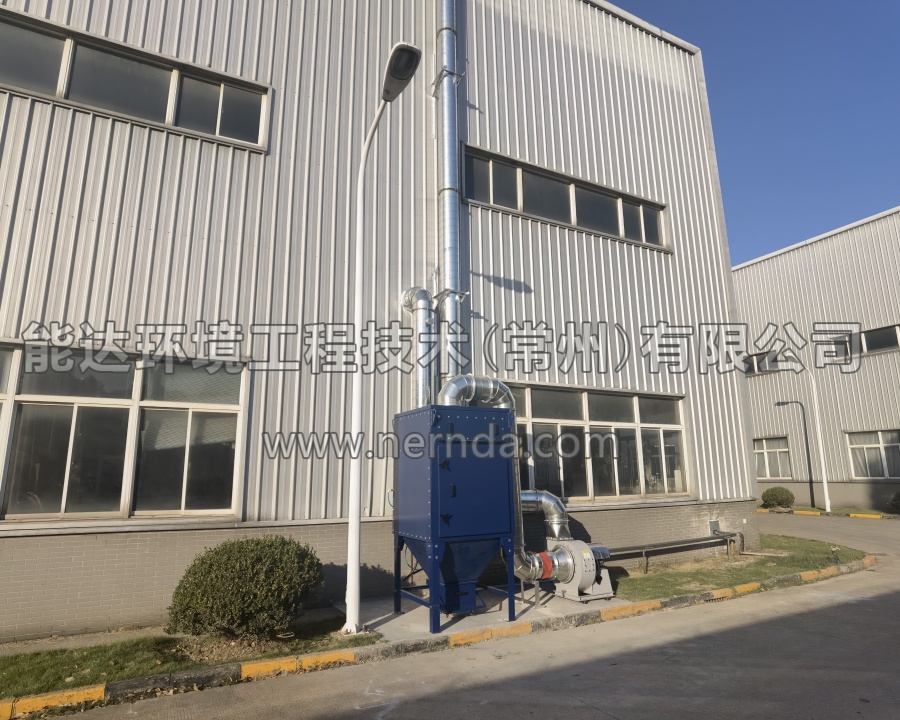 圖為我司定制的模塊濾筒除塵器整體外觀，采用模塊化設(shè)計，結(jié)構(gòu)緊湊，安裝便捷。